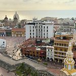 New Unique 270º View Above The City Walls