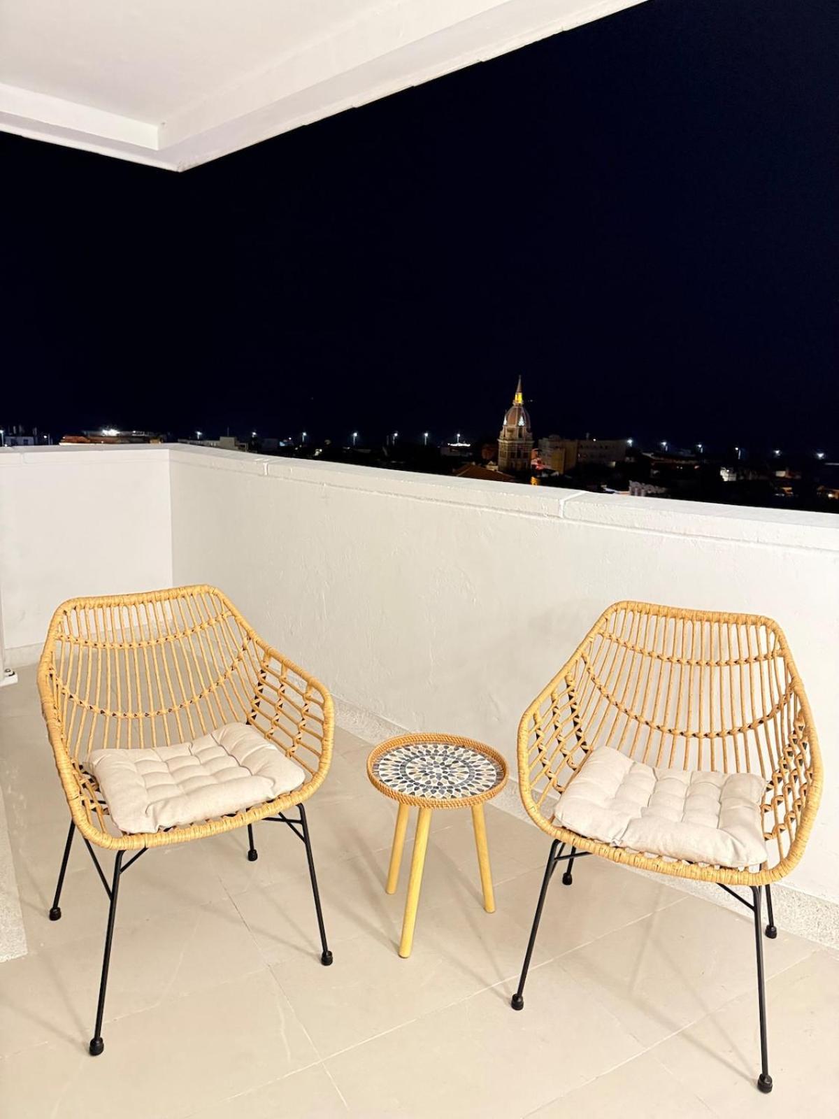 New Unique 270º View Above The Walls Apartamento *